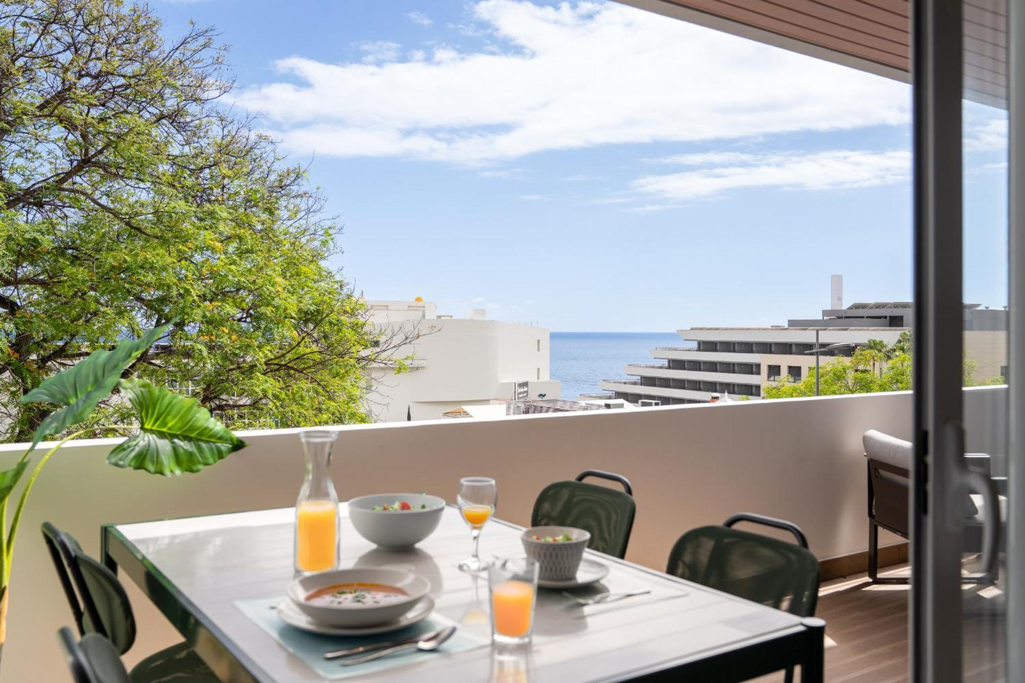 Lido II By An Island Apart Funchal  Exterior foto
